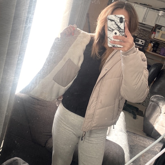 HOLLISTER PUFFER - Picture 3 of 5